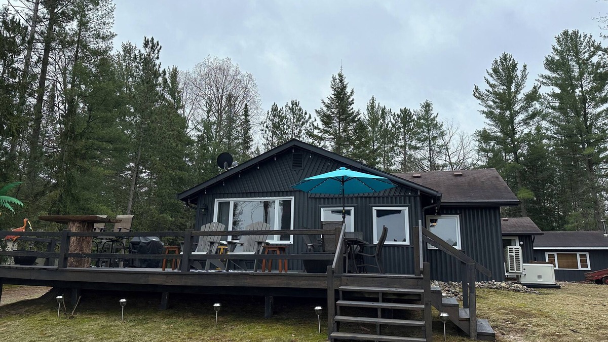 Lewiston House | LEWISTON YEAR ROUND HOME ON TEE LAKE WITH SANDY BEACH