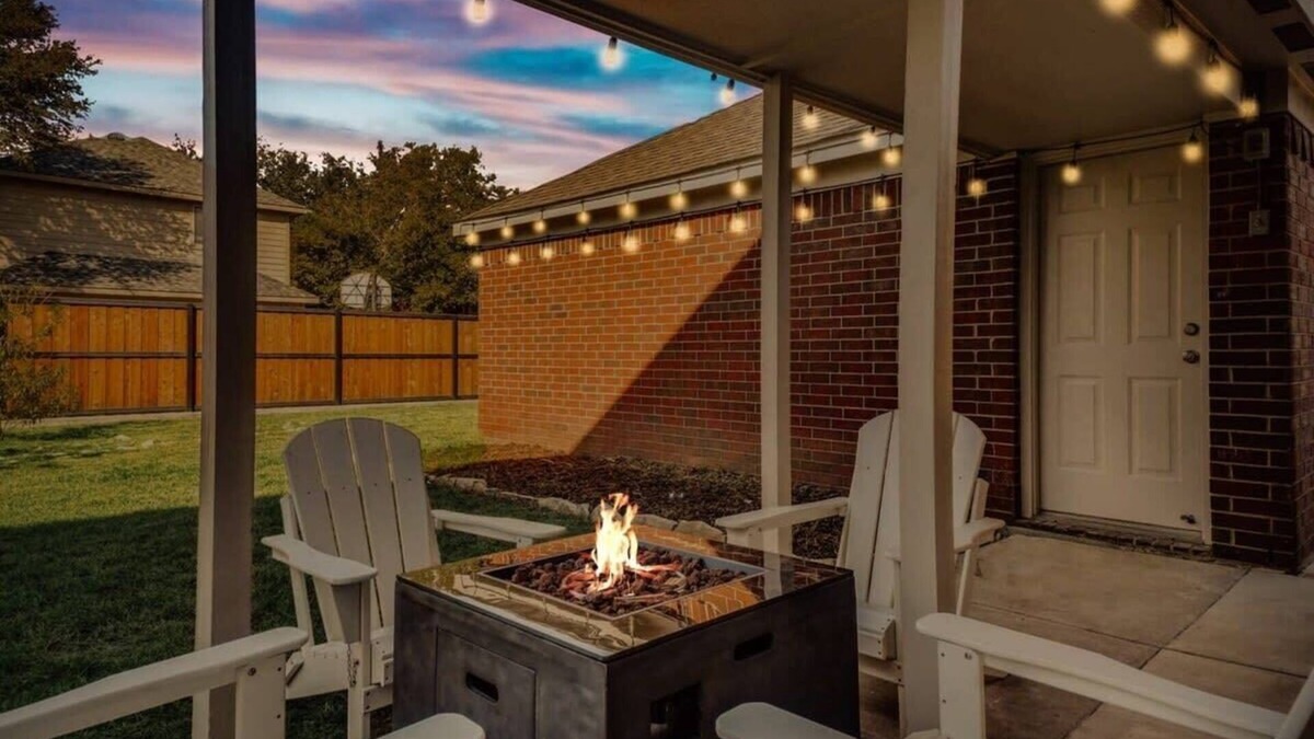 Lewisville House | Lewisville Estate - Spacious 5BR w/Game Room