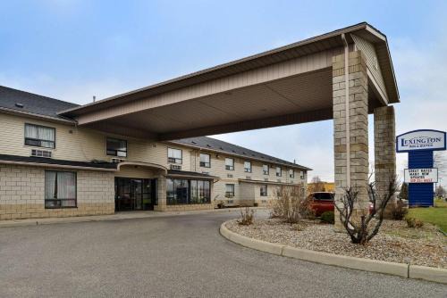 Windsor Hotel | Lexington Inn & Suites-Windsor