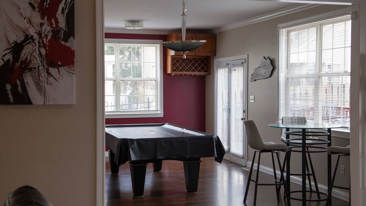 Liberty Area House | Lexington Near downtown/keeneland/interstate. Pool table. Self check in 3000sqft