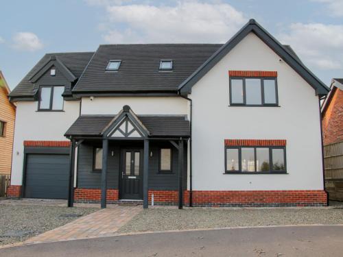 Bishops Castle House | Leys Retreat