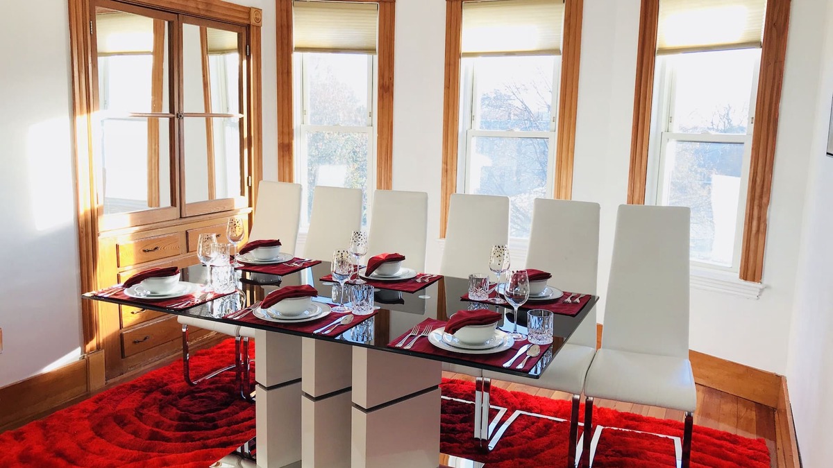 Dorchester Condo | Lg Suite for up to 8 ppl/1 floor