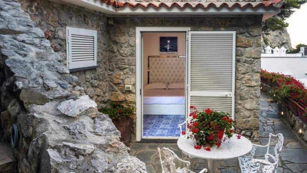 Marina Piccola Cottage | LHP Suite Superior Cottage Capri