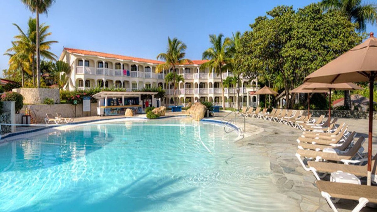 Puerto Plata Resort | LHVC - Junior Suite - closest to beach and pools, ALL INCLUSIVE