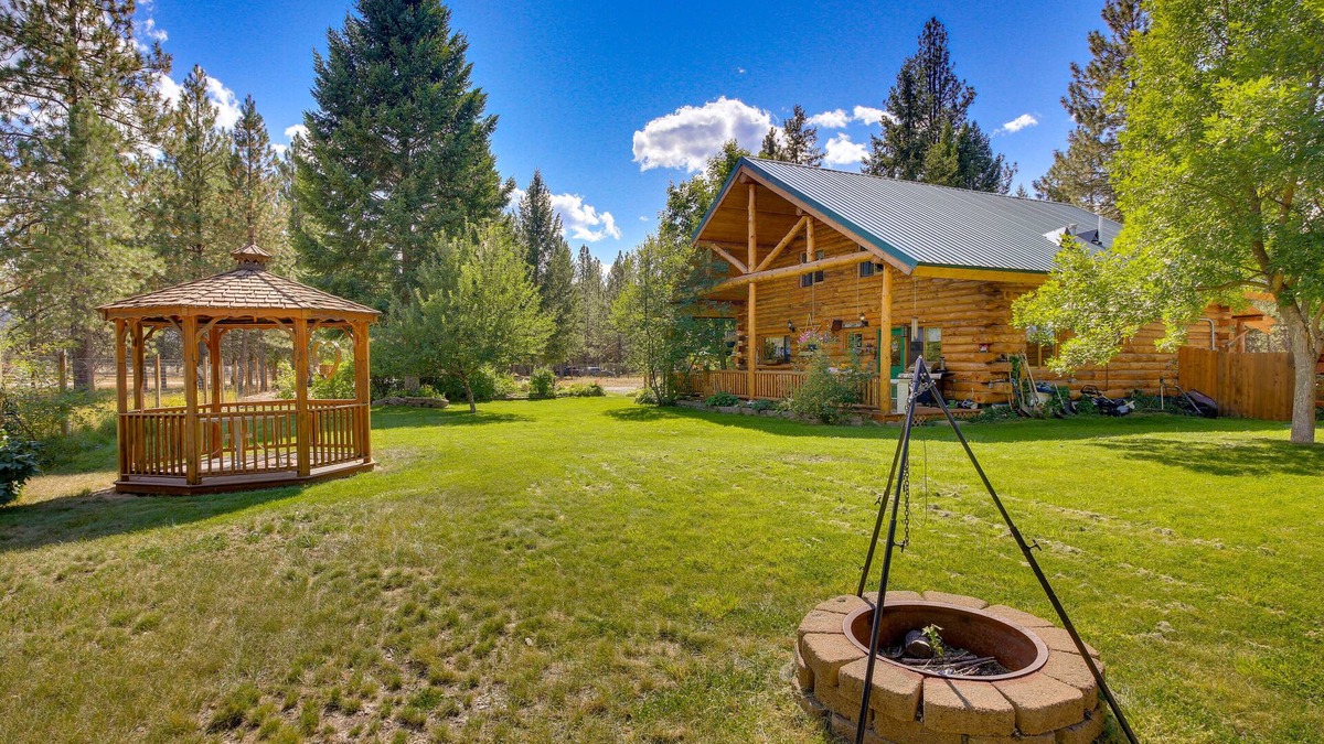 Libby House | Libby Home w/Mountain Views: Gazebo & Fire Pit!
