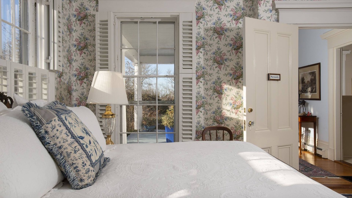 Yarmouth Port Bed & Breakfast | Liberty Hill Inn