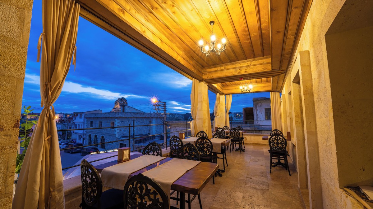 Ortahisar Hotel | Library Cave Hotel