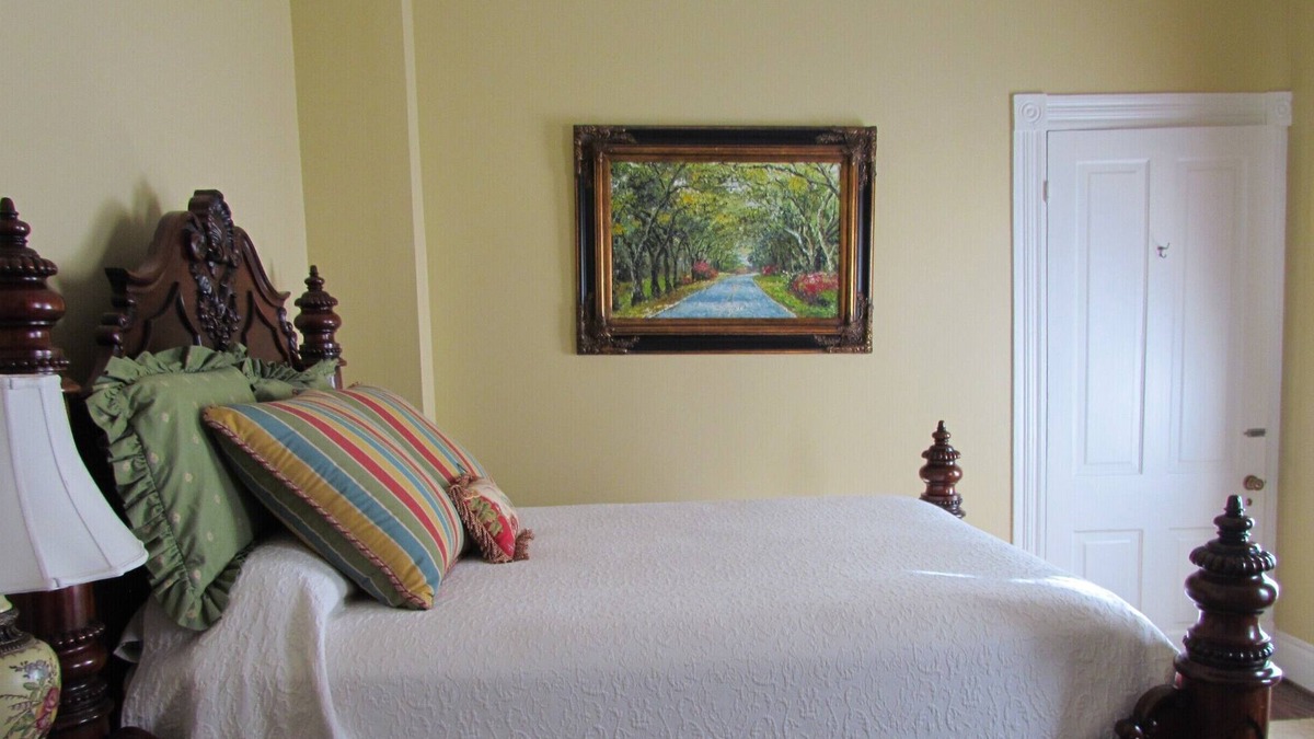 Natchitoches Bed & Breakfast | Library Suite - Elite Suite
