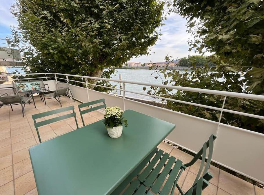 Tain-l'Hermitage Apartment | LICHEN, Superbe vue sur le Rhône ! 3 Chambres
