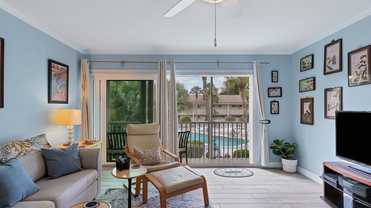 Saint Armands Key Condo | Lido Beach and St Armands Circle. Kingston Arms. Ultimate getaway.