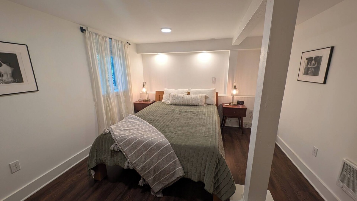 Woodstock Apartment | #LiebeHausPDX - A mid-century-modern apartment near Reed College