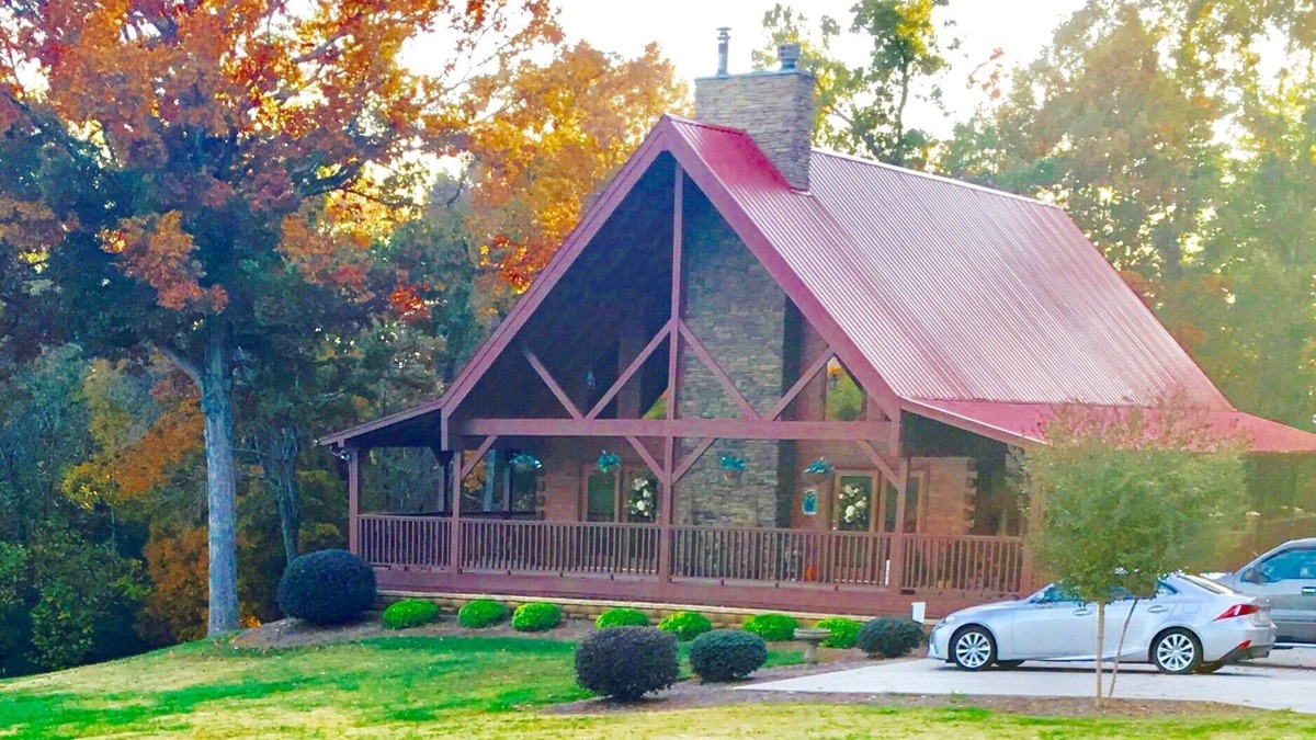Greenback Cabin | Life is Better at The Conner Lodge No Cleaning Fees