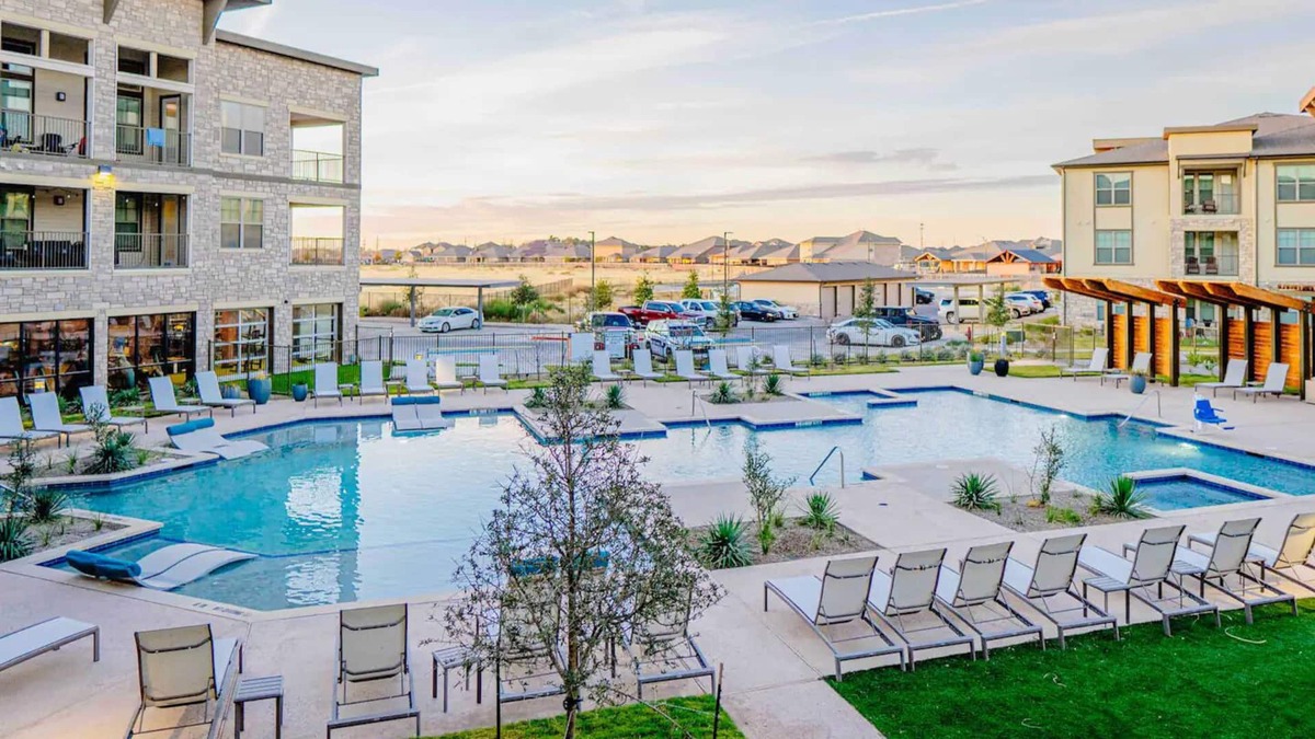 Midland Apartment | Life is easier when it’s comfortable