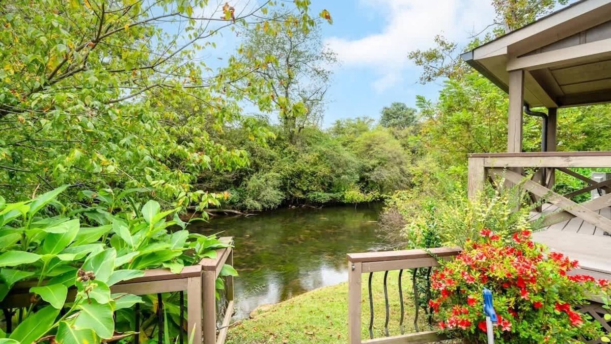 Ellijay Cabin | Life on the River at the Cabin