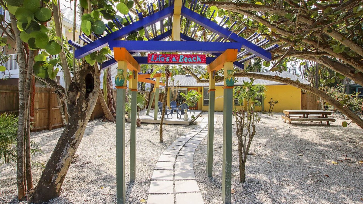 Captiva House | Life's a Beach: Walk to Private Beach & Village in 5 Minutes
