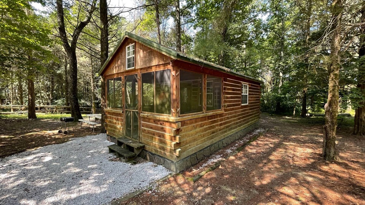 Rome Cabin | Life's A Hoot, Twin Lakes Country Cabins