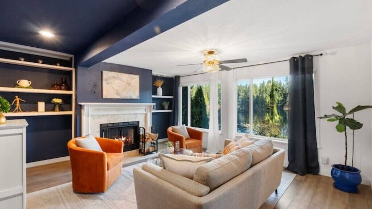 Maple Valley House | Life's Better on the Lake