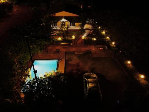 Mahabaleshwar Villa | Lifeline Villas - Valley View Luxurious 3bhk Surrounded by strawberry farms