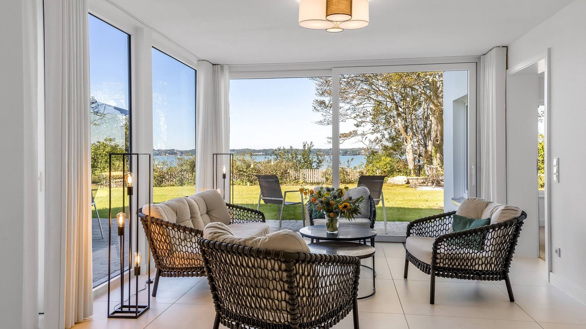 Gluecksburg Apartment | Lifestyle and Living by the Sea - Sea Blue