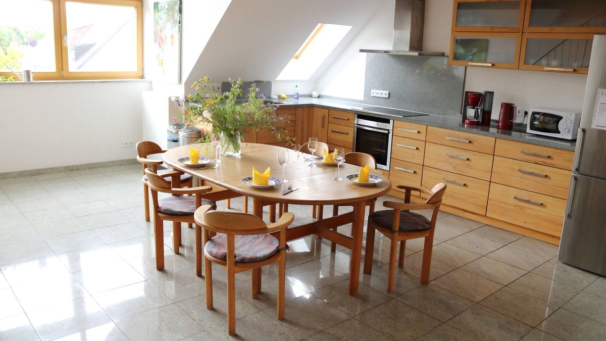 Blumenau Apartment | Light 110 m2 top floor apartment w/gallery, central in Munich Laim/Hadern