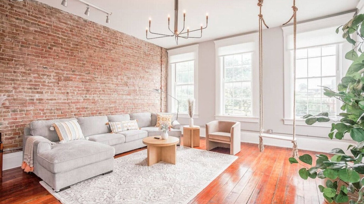 Mount Auburn Condo | Light & Airy, Spacious 2B 2Bath Downtown City View
