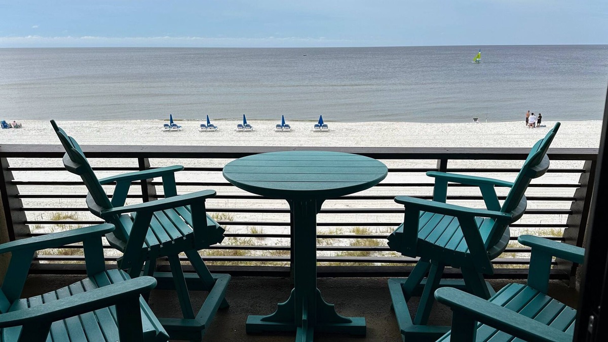 Silver Sands Beach Condo | Light and Beachy