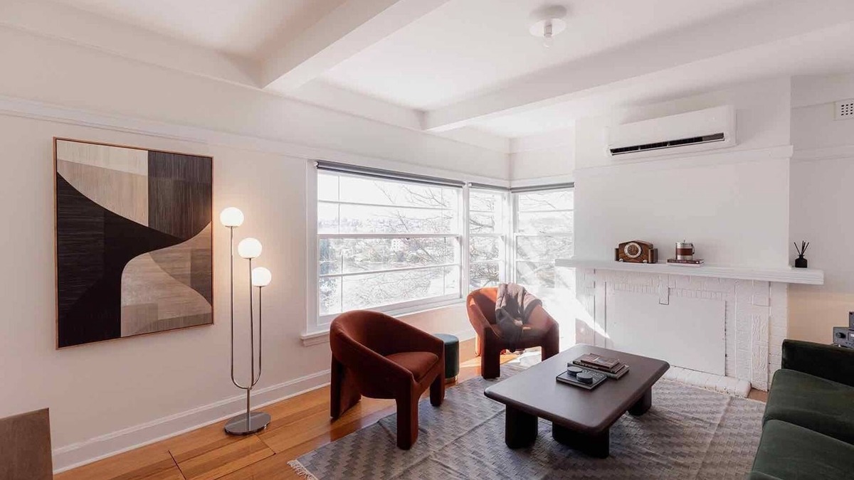 Trevallyn Apartment | Light and Bright Trevallyn Stay