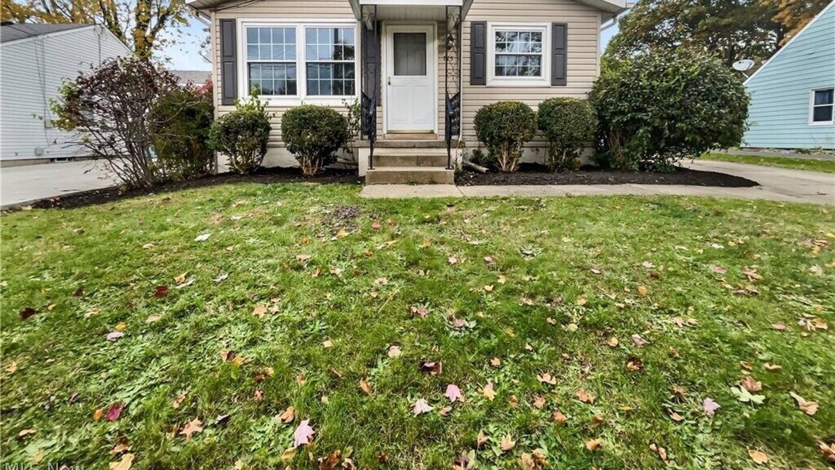 Firestone Park House | Light and Bright, Newly Updated Peaceful Home