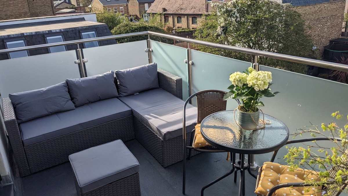 Abbey House | Light and spacious - 3 bedroom flat in Wimbledon - 2 mins walk from tube station