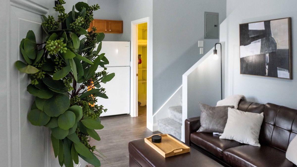 Manchester Apartment | Light & Bright Loft Apartment Near Downtown MHT