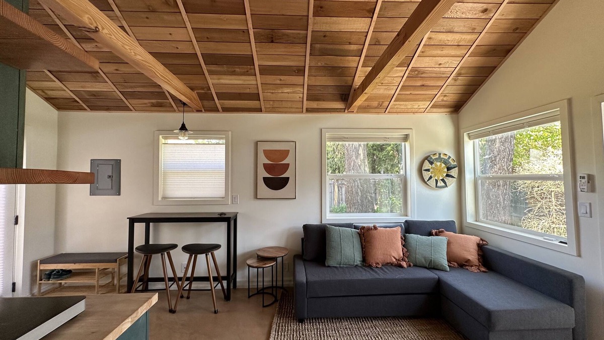 Roseway Cottage | Light-filled Cedar Guesthouse with hot tub and private backyard