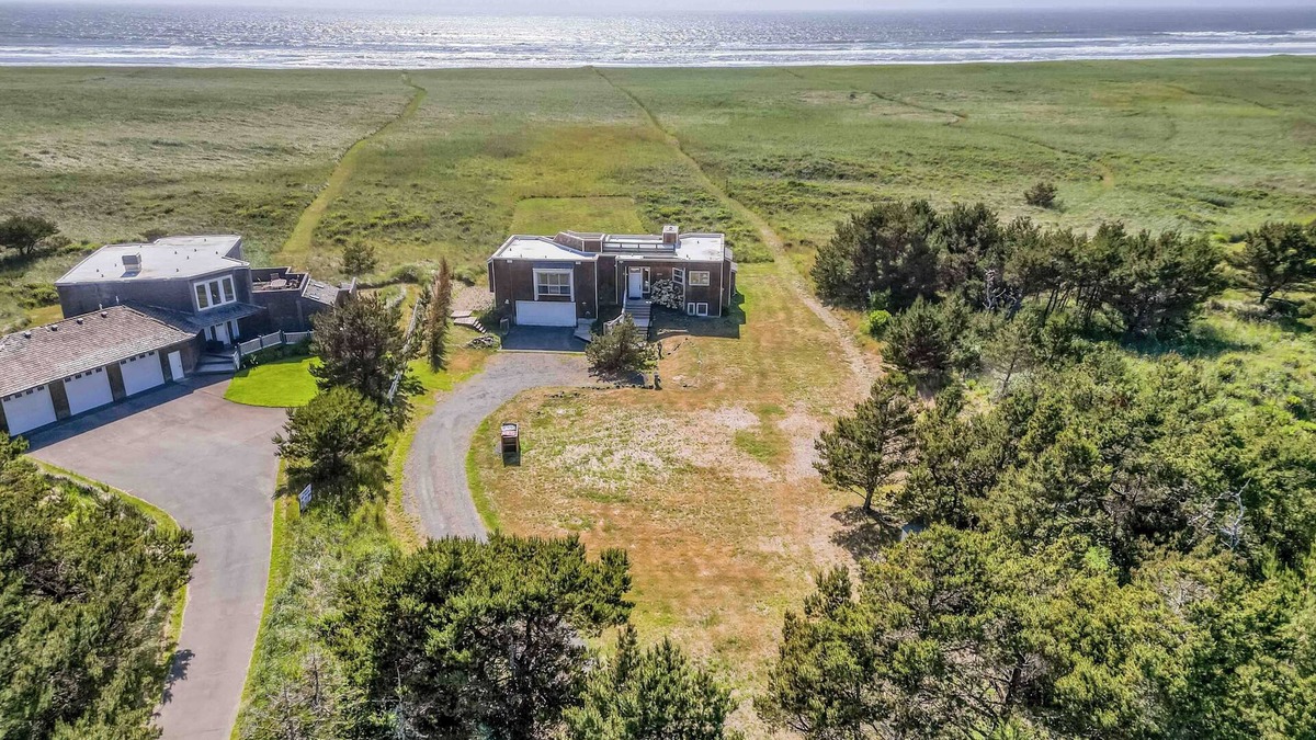 Warrenton House | Light-filled Custom Beachfront Home with Game Room, Hot Tub!