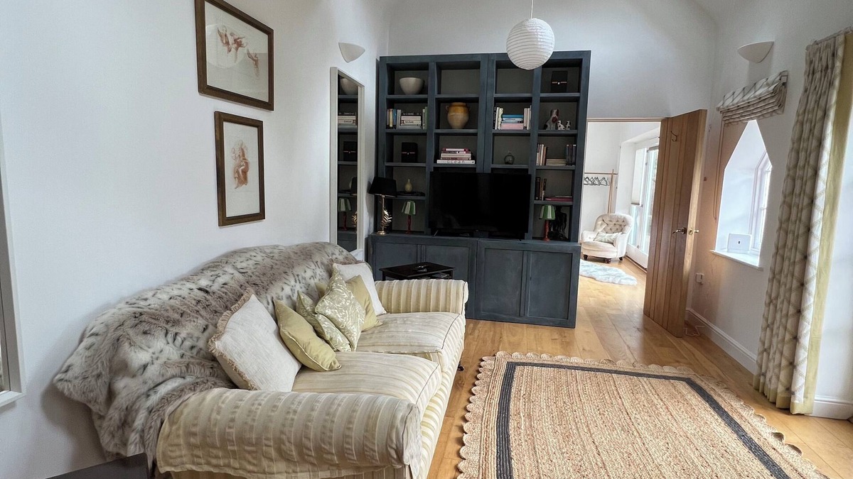 Heytesbury House | Light, independent space in Heytesbury, near Warminster