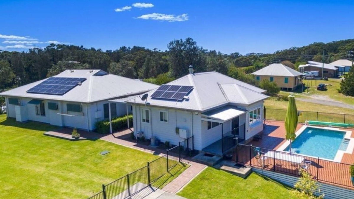 Boat Harbour Villa | Light & Spacious Beach House with Pool at One Mile