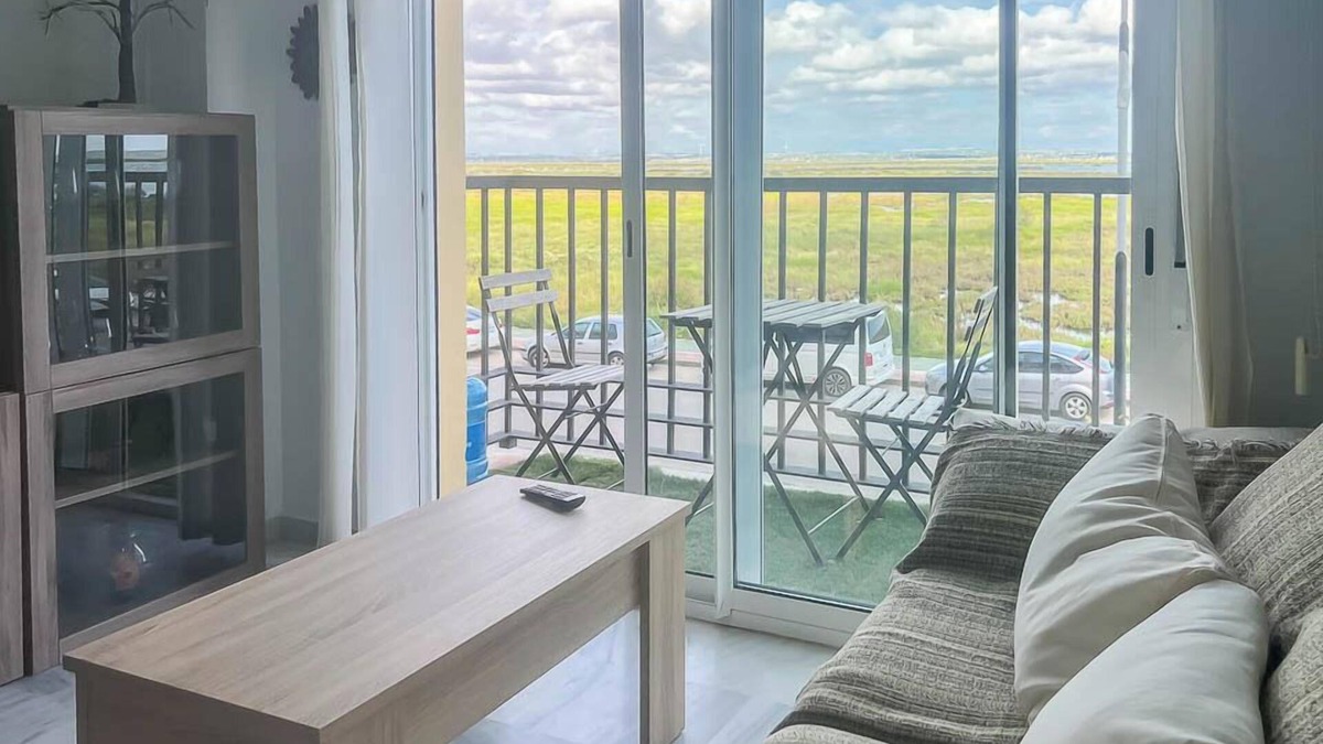 San Fernando Apartment | Lightbooking Ronda del Estero III