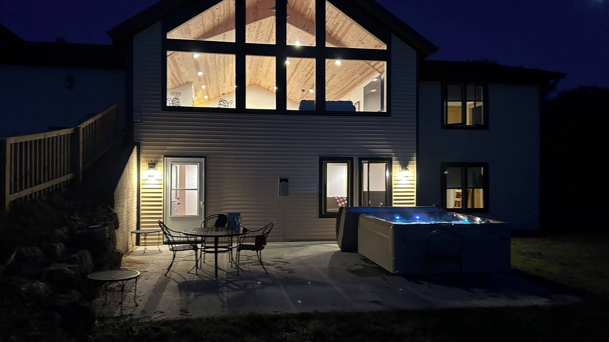 Galena House | Lighted Hot Tub w/4 BD/2.5 Baths and VERY close to town.