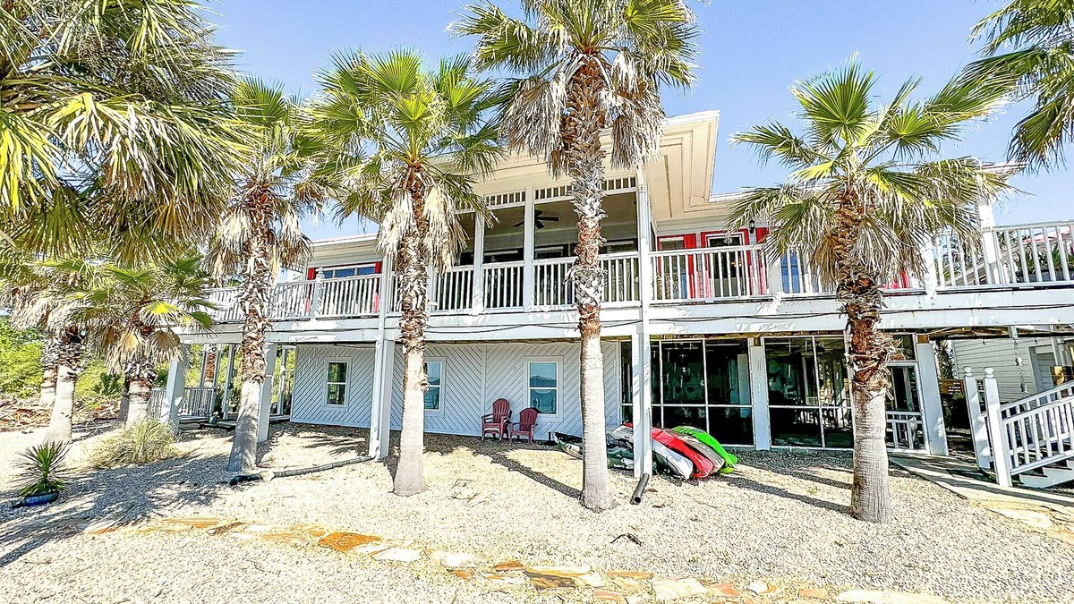 Carrabelle House | Lighthouse Beach is located on Carrabelle Beach! Beautiful Sunrises and Sunsets
