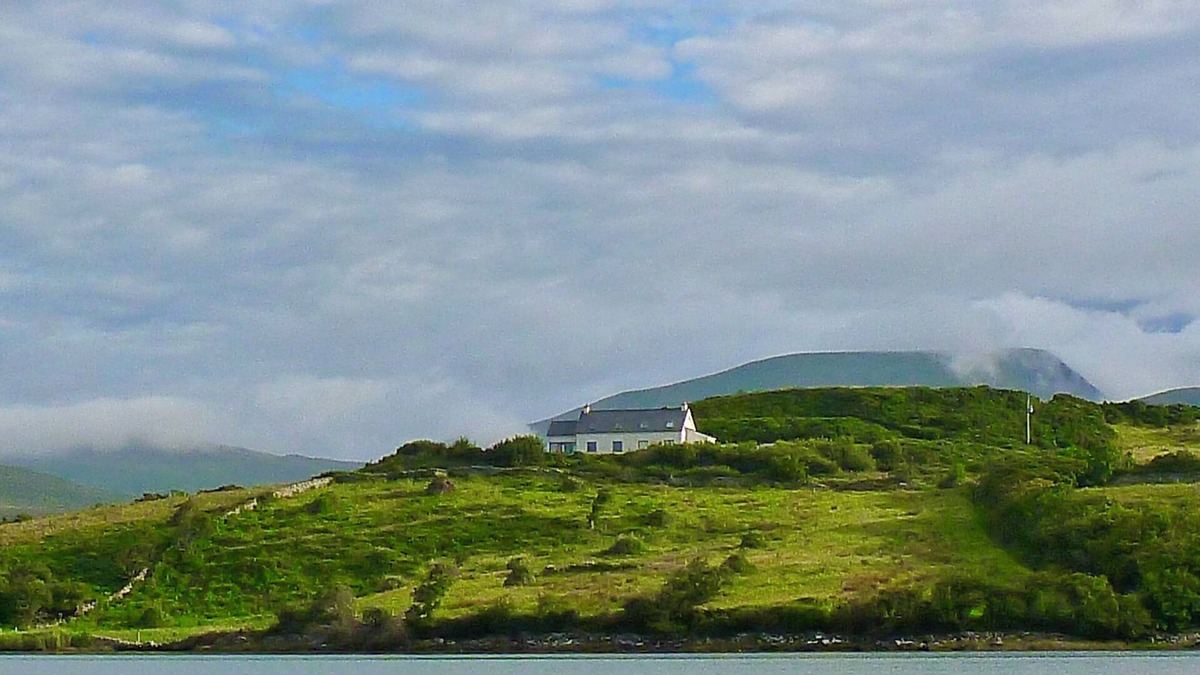 Newport Cottage | LIGHTHOUSE HILL, family friendly in Mulranny, County Mayo