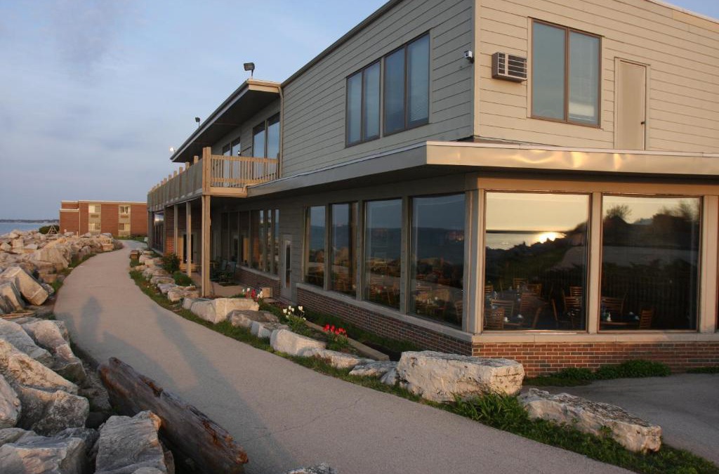 Two Rivers Hotel | Lighthouse Inn - Two Rivers