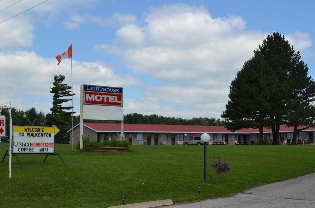 South Bruce Hotel | Lighthouse Motel