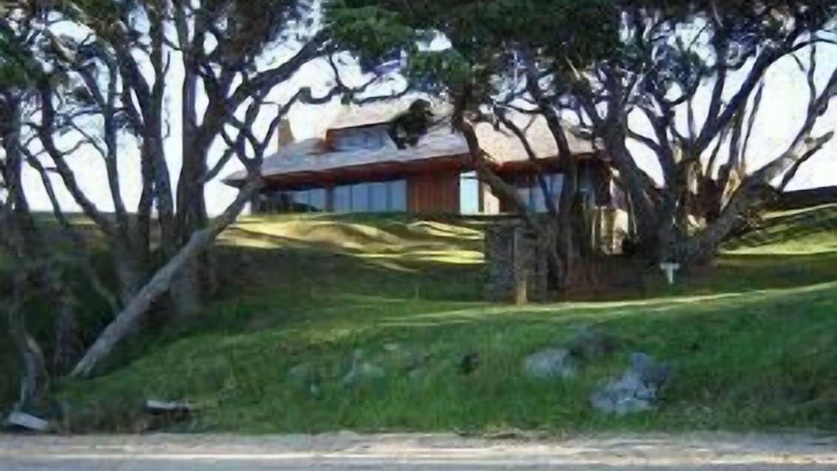 Coopers Beach House | LIGHTHOUSE