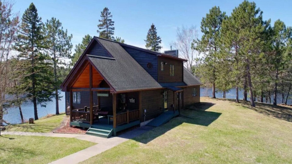 Minong House | Lighthouse Point on the Minong Flowage
