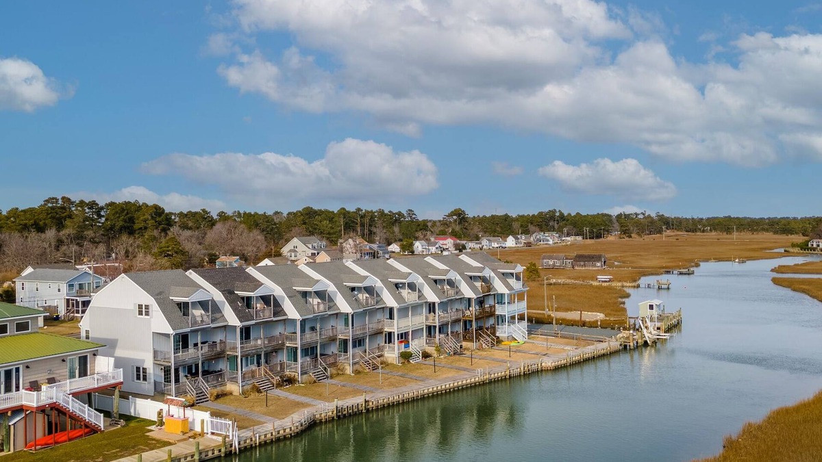 Chincoteague House | Lighthouse Pointe - Spectacular Waterfront on Chincoteague Island!