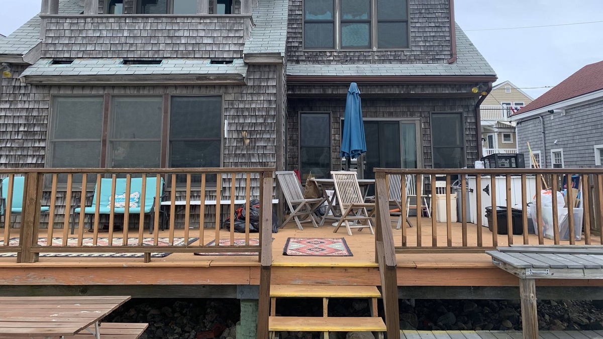 Scituate House | Lighthouse waterfront and glorious sunrise and sunsets