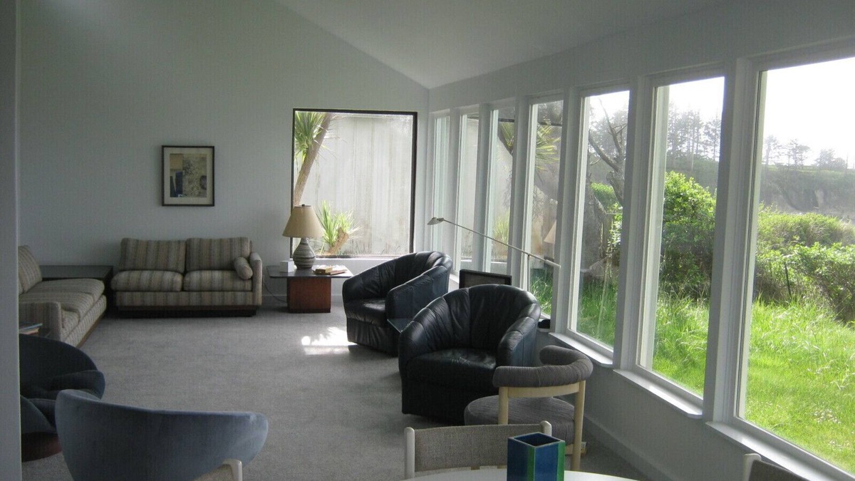 Coos Bay House | Lighthouse Way Ocean View Home