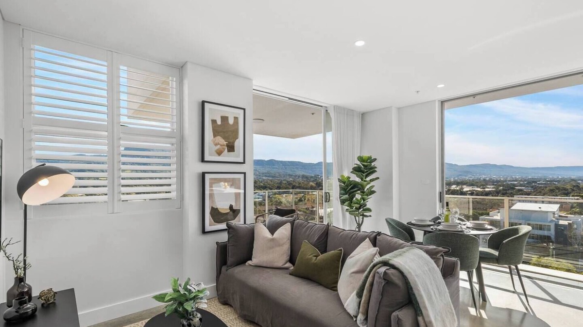 Wollongong CBD Apartment | Lightview Escape Amazing Vistas by North Beach