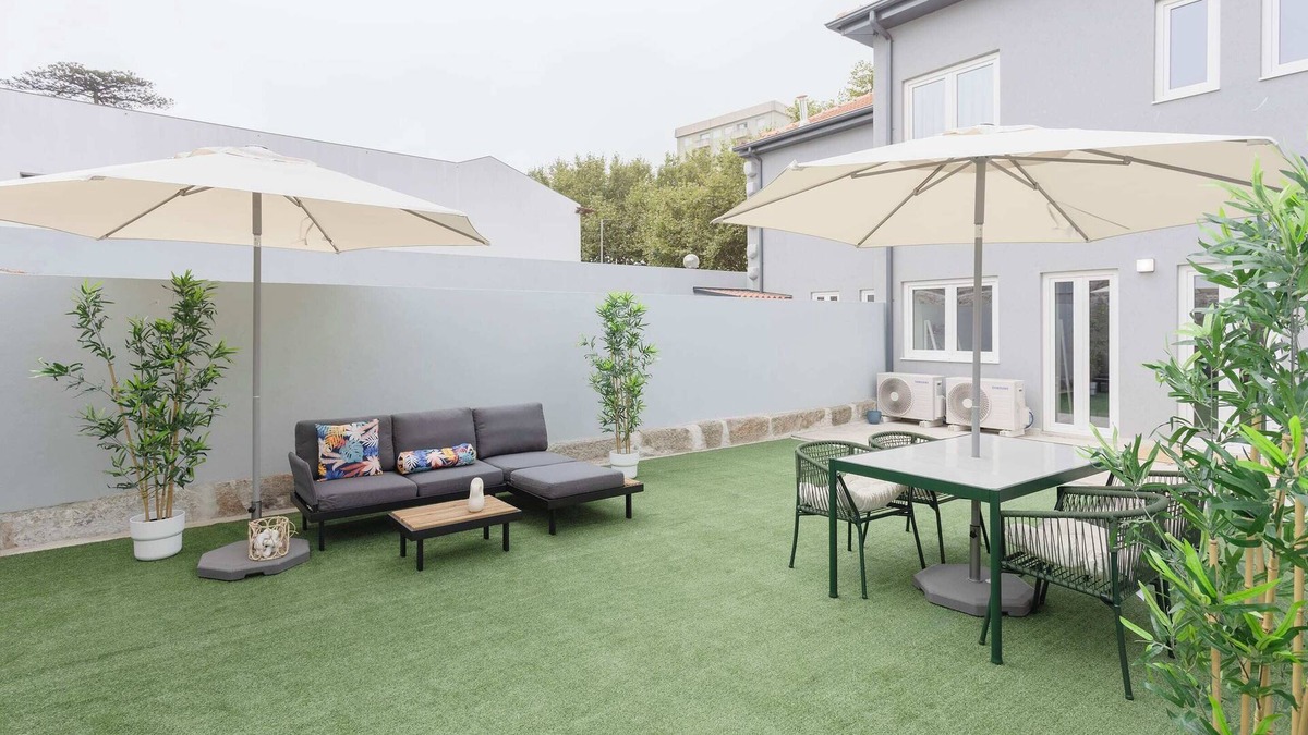 Leixões House | Liiiving in Matosinhos- Colorwave Terrace House