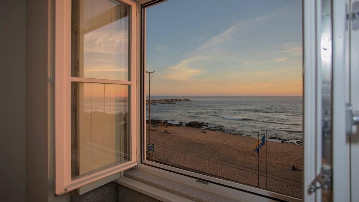 Foz do Douro Apartment | Liiiving in Porto| Luxury Beachfront Apartment III