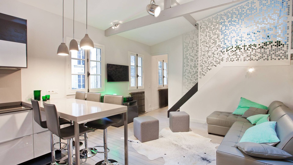 L'Europe Apartment | Like a house, fantastic loft style apartment * ideal for a family*