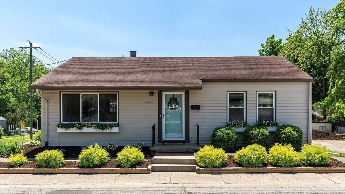 Fairfax Cottage | Like New 3 BDR Cottage in Mariemont OH
